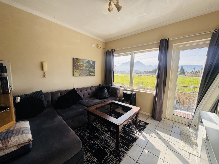To Let 2 Bedroom Property for Rent in Rome Western Cape